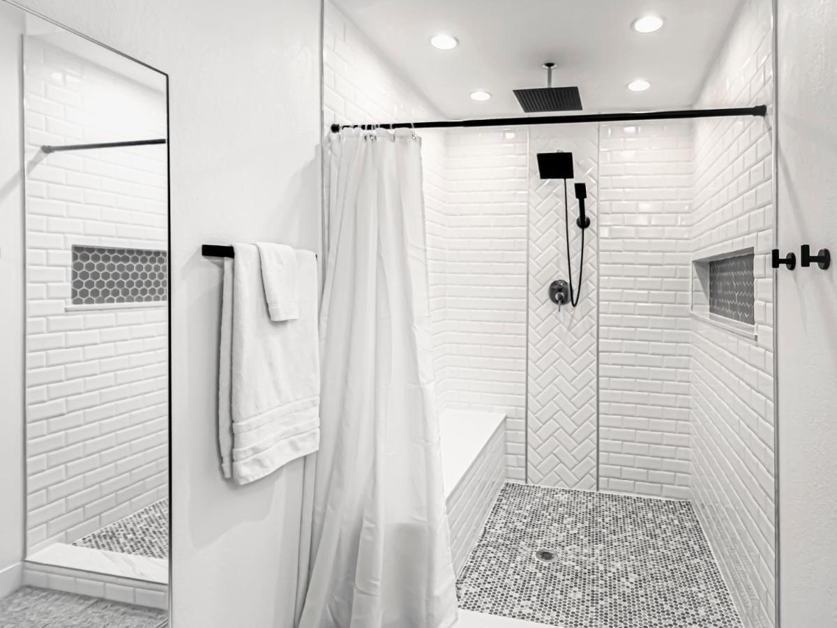 Open Airy Custom Designed Home - 2Kings - Sleeps 14 Houston Dış mekan fotoğraf