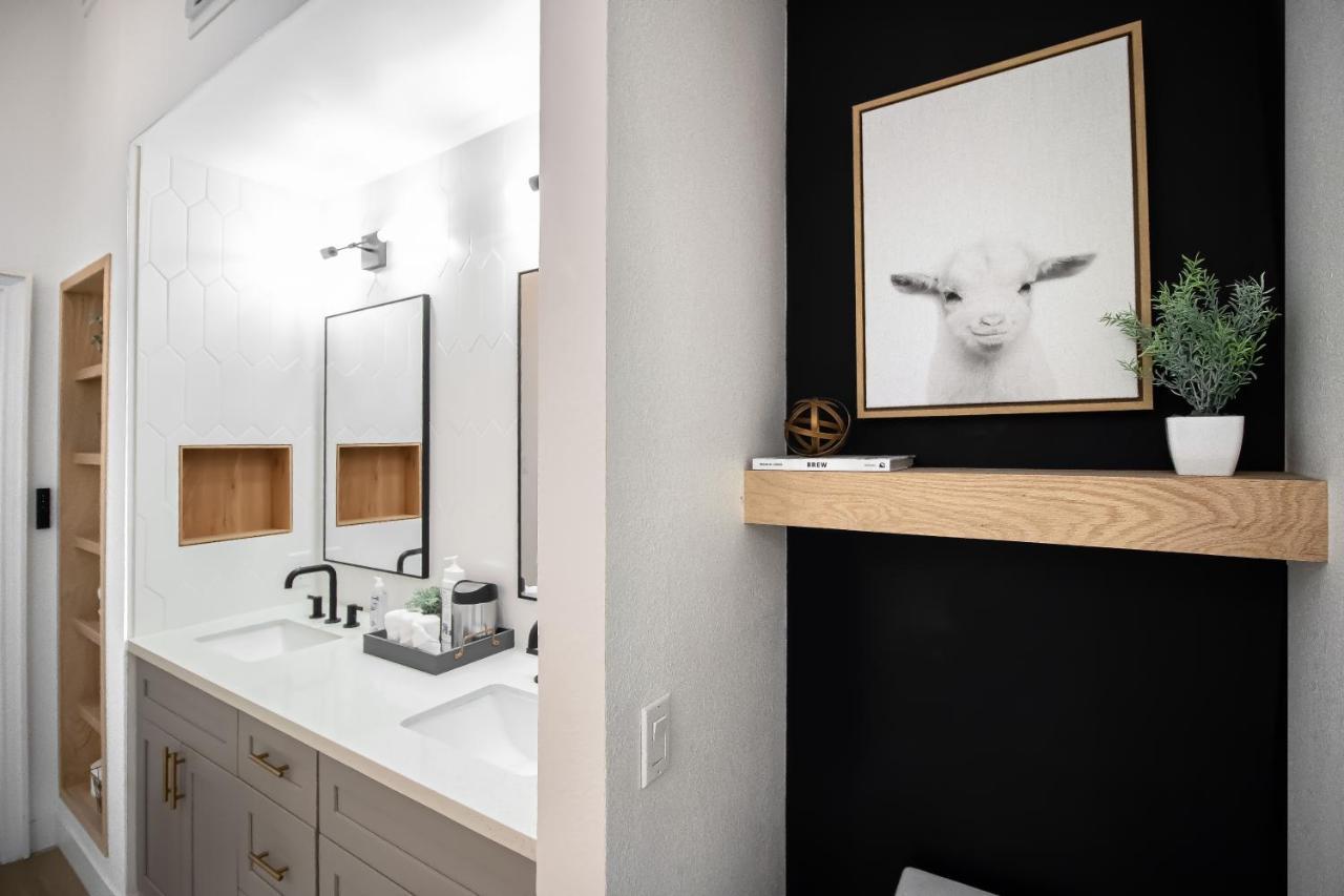 Open Airy Custom Designed Home - 2Kings - Sleeps 14 Houston Dış mekan fotoğraf