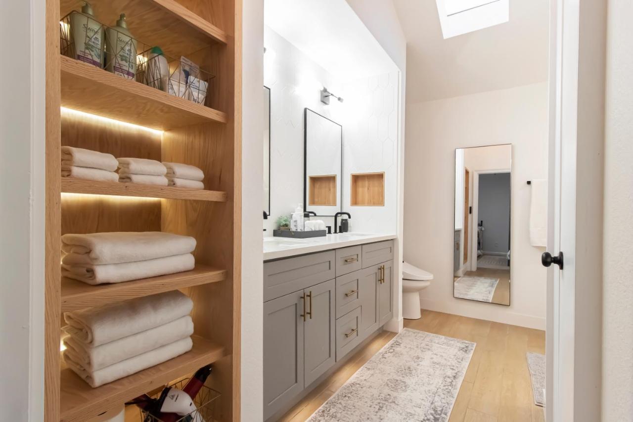 Open Airy Custom Designed Home - 2Kings - Sleeps 14 Houston Dış mekan fotoğraf